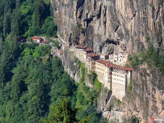Uçaklı Karadeniz Yaylaları ve Batum Turu (3 Gece Otel Konaklamalı)