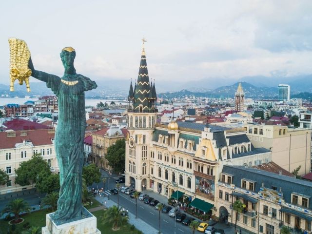 Sevgililer Günü Özel Uçaklı Bambaşka Batum Tiflis Kars Erzurum Doğu Ekspresi Turu (3 Gece Otel Konaklamalı)