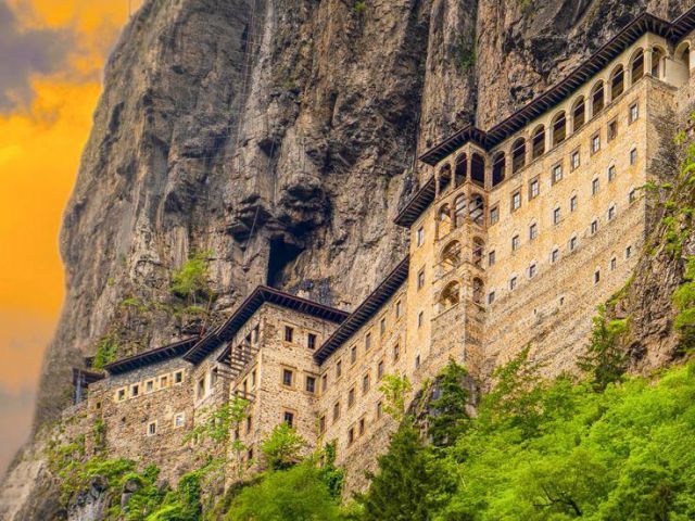 Ramazan Bayramı Özel Uçaklı Karadeniz Yaylaları ve Batum Turu (3 Gece Otel Konaklamalı)