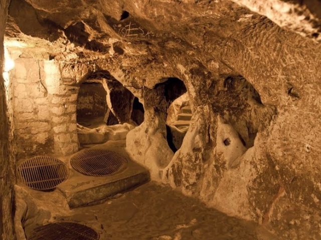 Sevgililer Günü Özel Uçaklı Kapadokya Kayseri Turu 2 Gece 3 Gün Cave Otel Konaklamalı