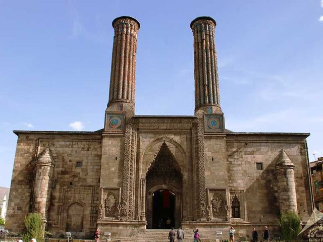 Uçaklı Rüya Gibi Doğunun Hazineleri Ve Doğu Ekspresi Turu (5 Gece Otel Konaklamalı)