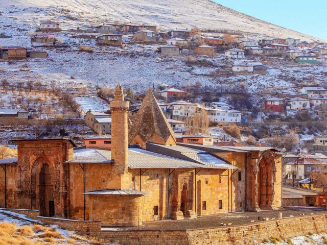Uçaklı Rüya Gibi Doğunun Hazineleri Ve Doğu Ekspresi Turu (5 Gece Otel Konaklamalı)